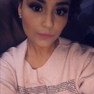 Meet your Posher, Betsabe